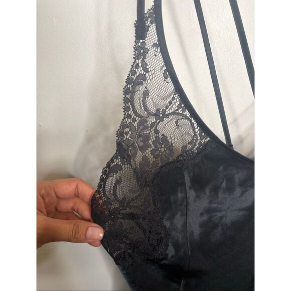 Victoria’s Secret Satin Vintage Negligee - Picture 4 of 5